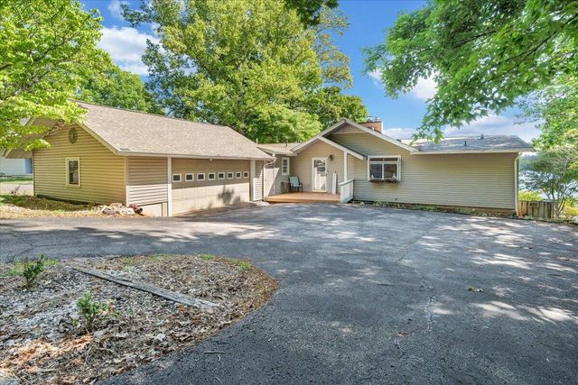 216 Pine Knob CIR, Moneta, VA 24121