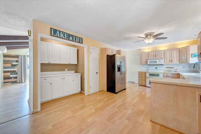 216 Pine Knob CIR, Moneta, VA 24121