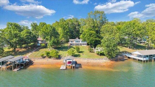 216 Pine Knob CIR, Moneta, VA 24121