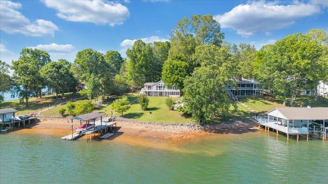 216 Pine Knob CIR, Moneta, VA 24121