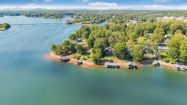 216 Pine Knob CIR, Moneta, VA 24121