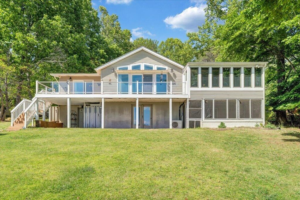 216 Pine Knob CIR, Moneta, VA 24121