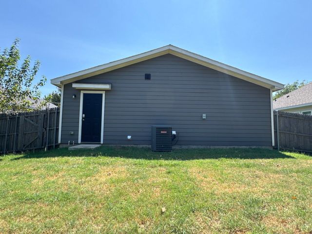 1110 Jones Street, Greenville, TX 75401