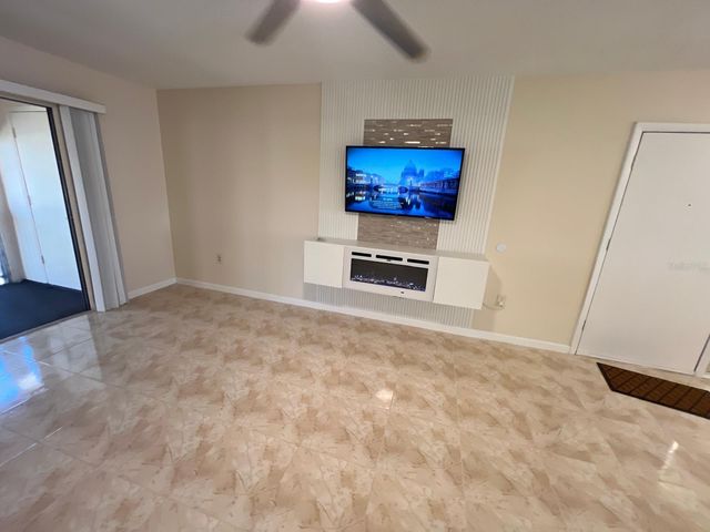 8609 HURON COURT 29, Tampa, FL 33614