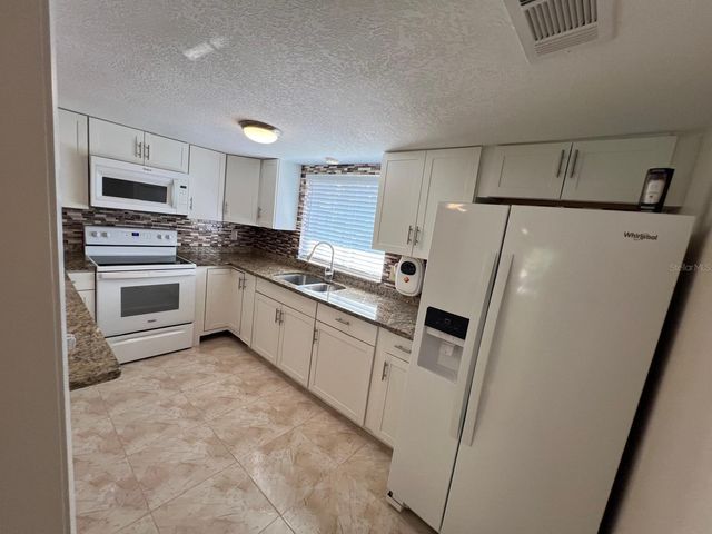 8609 HURON COURT 29, Tampa, FL 33614