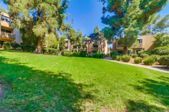 5700 Baltimore Dr 35, La Mesa, CA 91942