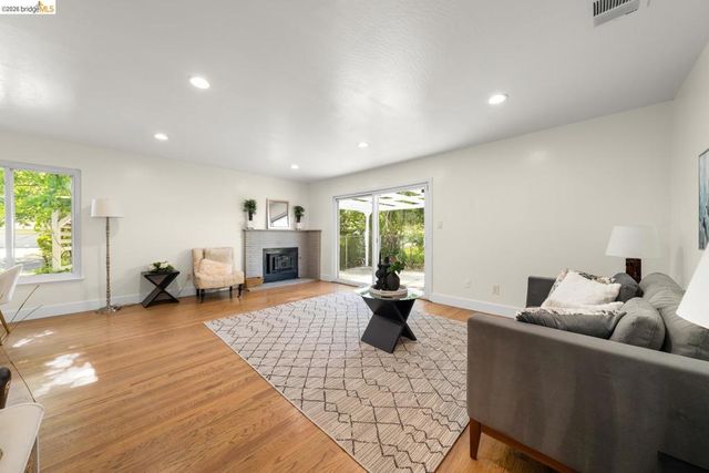 6501 Oakbrook DR, Fair Oaks, CA 95628