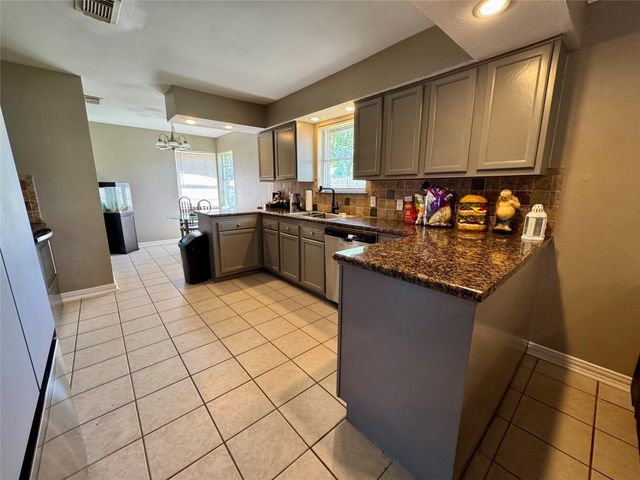 5218 Willowbend Boulevard, Houston, TX 77096