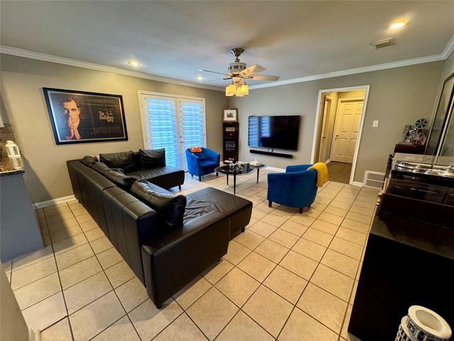 5218 Willowbend Boulevard, Houston, TX 77096
