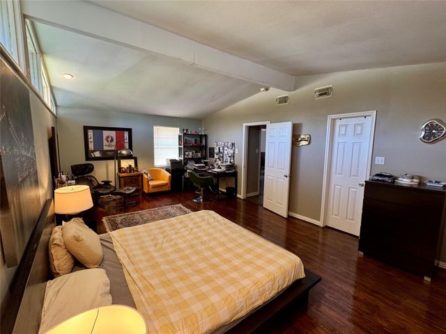 5218 Willowbend Boulevard, Houston, TX 77096