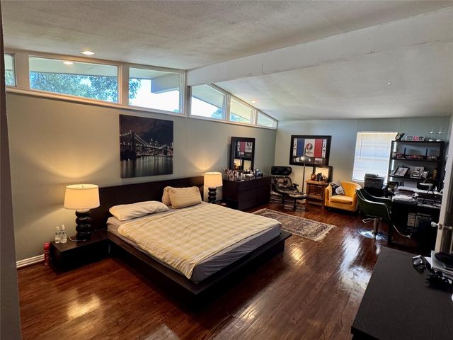 5218 Willowbend Boulevard, Houston, TX 77096