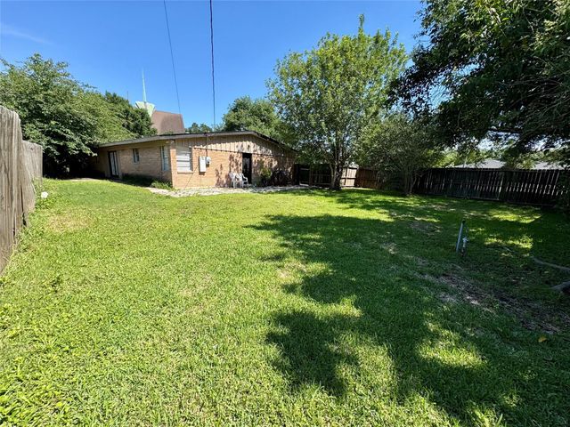 5218 Willowbend Boulevard, Houston, TX 77096