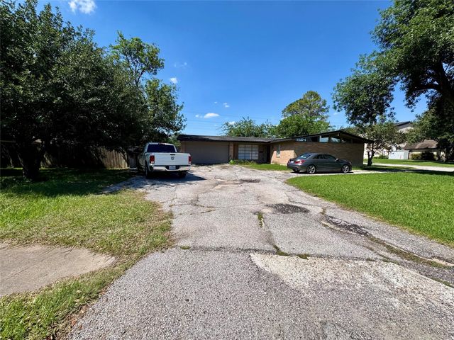 5218 Willowbend Boulevard, Houston, TX 77096
