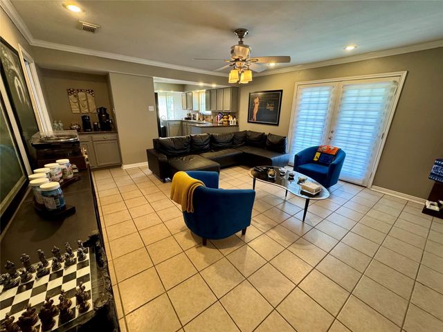 5218 Willowbend Boulevard, Houston, TX 77096