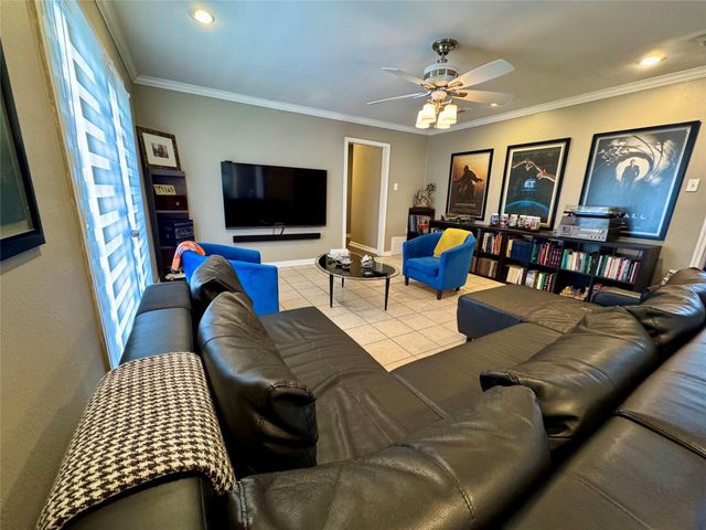 5218 Willowbend Boulevard, Houston, TX 77096