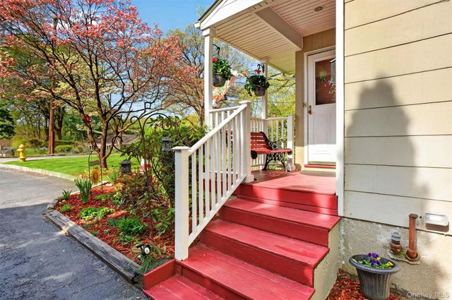 25 High Road, Montrose, NY 10567
