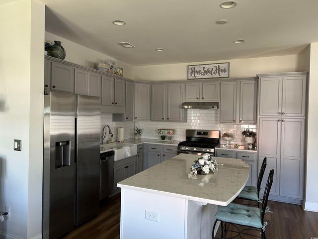 2040 Silver Island Way, Murrells Inlet, SC 29576