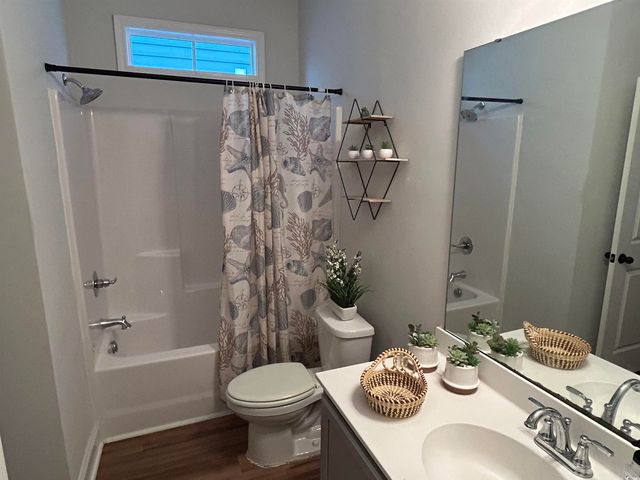 2040 Silver Island Way, Murrells Inlet, SC 29576