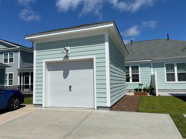 2040 Silver Island Way, Murrells Inlet, SC 29576