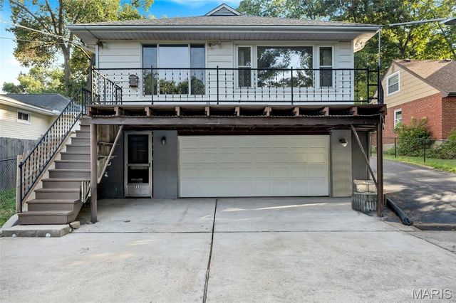 711 Fieldston Terrace, Webster Groves, MO 63119