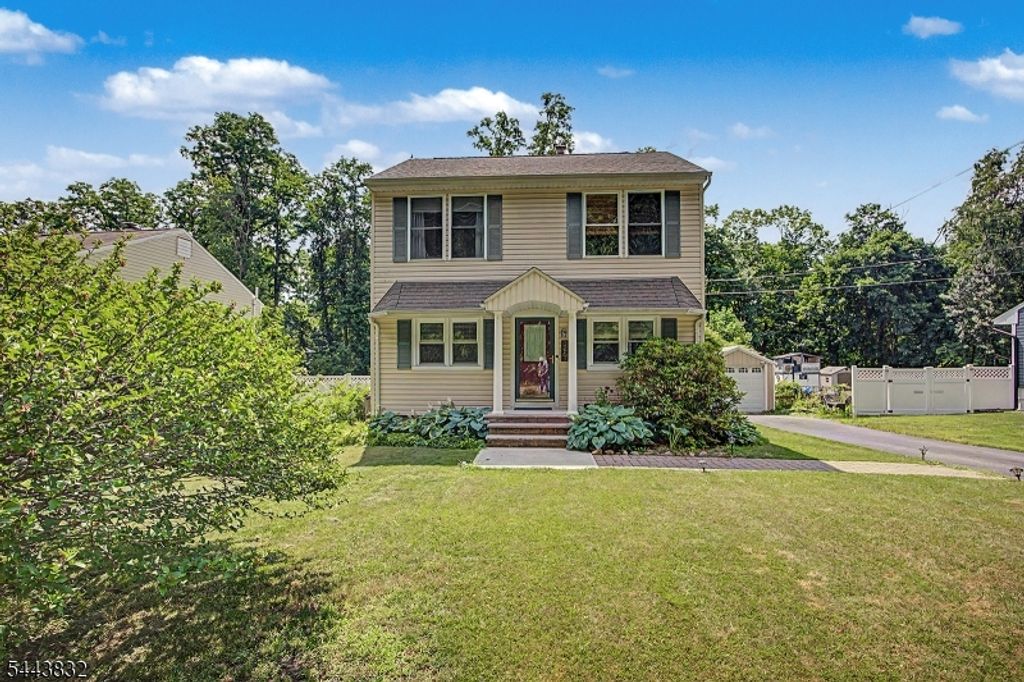 26 Mount Arlington Rd, Roxbury Twp., NJ 07852