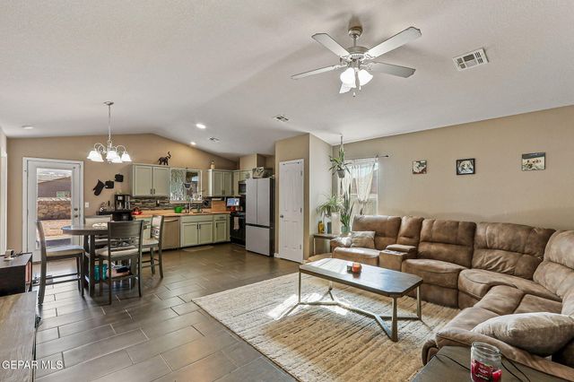 14260 DESIERTO LINDO Avenue, El Paso, TX 79928