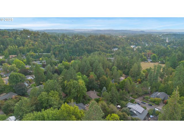 3420 Sw STONEBROOK Dr, Portland, OR 97239