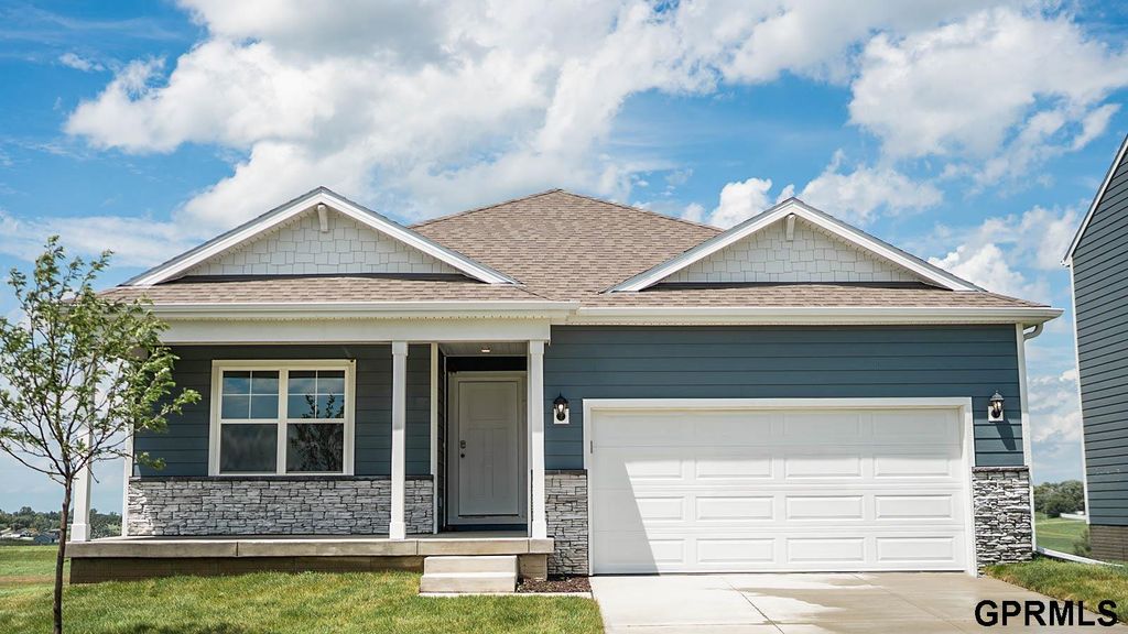 7111 S 204th Avenue, Gretna, NE 68028