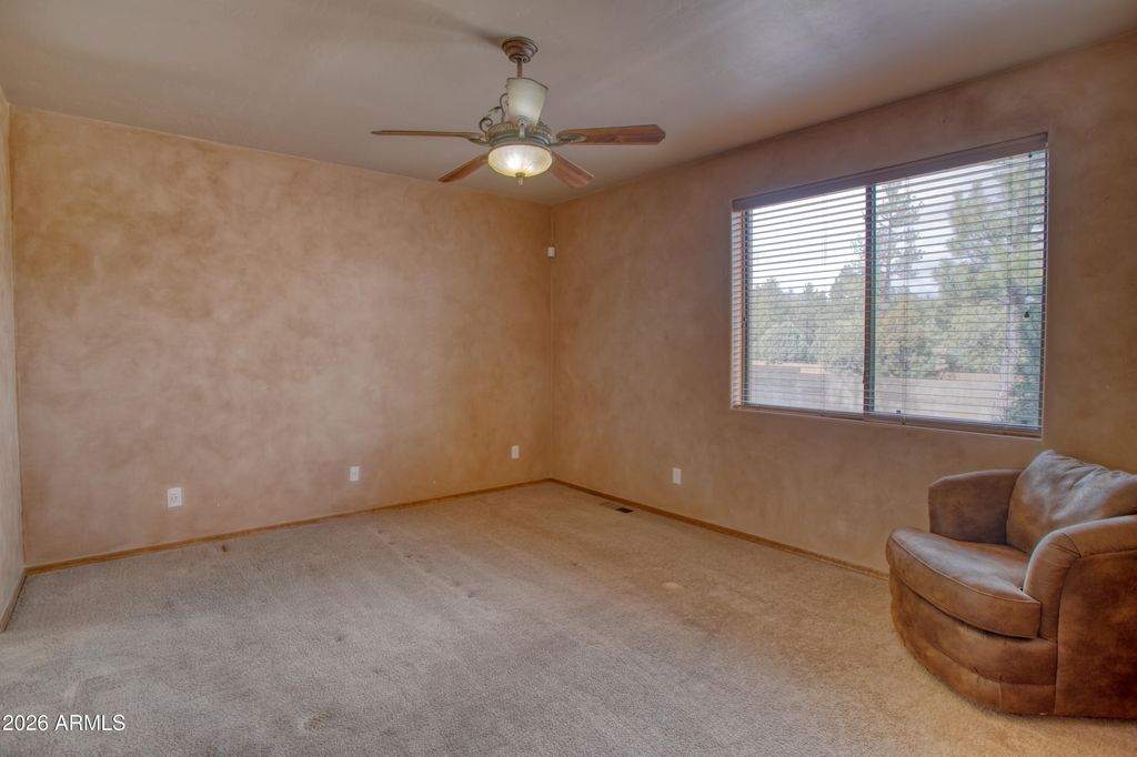 Image 10 of property listing at 2970 W Villa Loop, Show Low, AZ 85901
