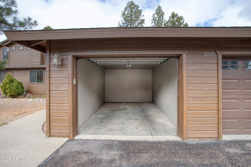 Image 30 of property listing at 2970 W Villa Loop, Show Low, AZ 85901