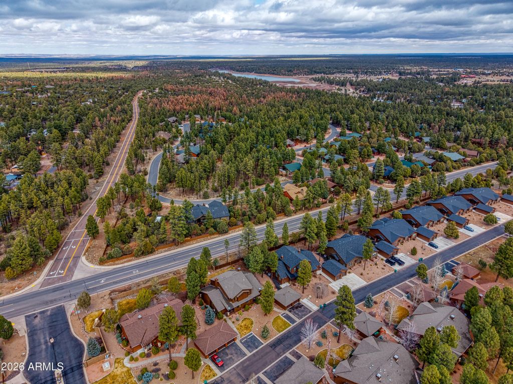 Image 32 of property listing at 2970 W Villa Loop, Show Low, AZ 85901