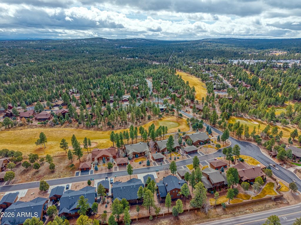 Image 33 of property listing at 2970 W Villa Loop, Show Low, AZ 85901