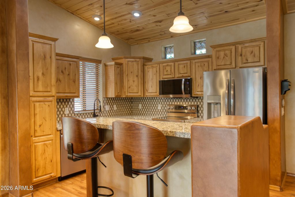 Image 4 of property listing at 2970 W Villa Loop, Show Low, AZ 85901