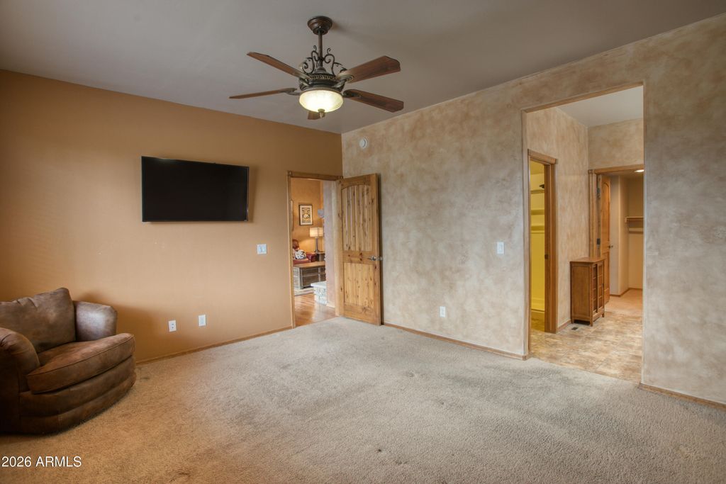 Image 9 of property listing at 2970 W Villa Loop, Show Low, AZ 85901
