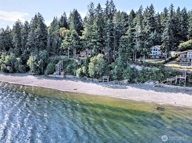 250 E Crest Lane, Grapeview, WA 98546