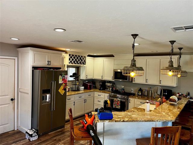 201 N 3 RD Street, Weatherford, OK 73096