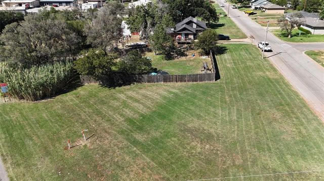 201 N 3 RD Street, Weatherford, OK 73096