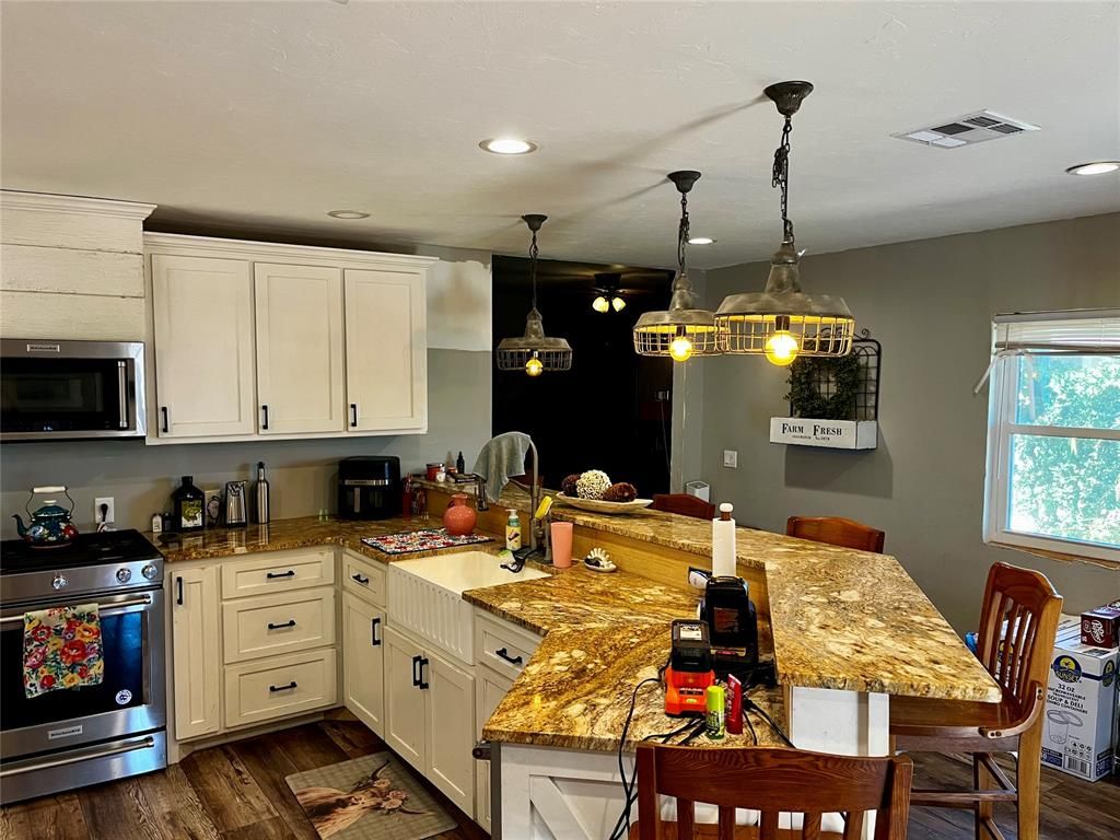 Image 13 of property listing at 201 N 3 RD Street, Weatherford, OK 73096