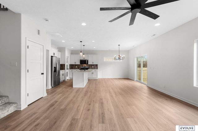 921 Arlene Circle, Papillion, NE 68046