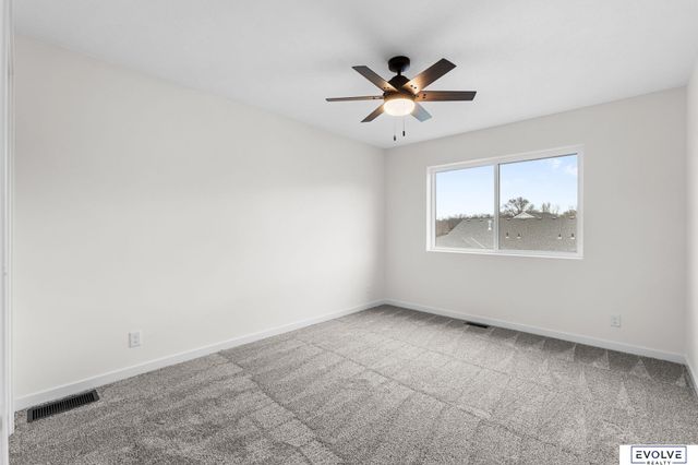 921 Arlene Circle, Papillion, NE 68046