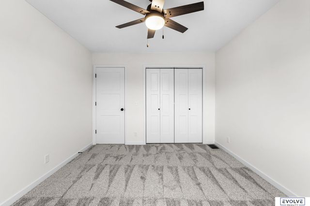 921 Arlene Circle, Papillion, NE 68046