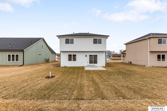 921 Arlene Circle, Papillion, NE 68046