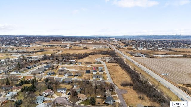 921 Arlene Circle, Papillion, NE 68046