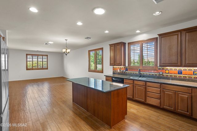 6209 W Pinon Pine Court, Tucson, AZ 85743