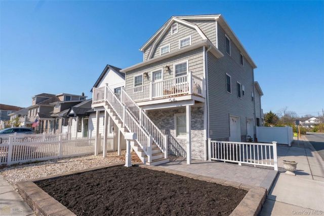 36 West Boulevard, East Rockaway, NY 11518