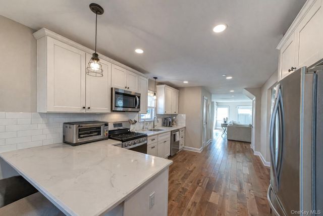 36 West Boulevard, East Rockaway, NY 11518