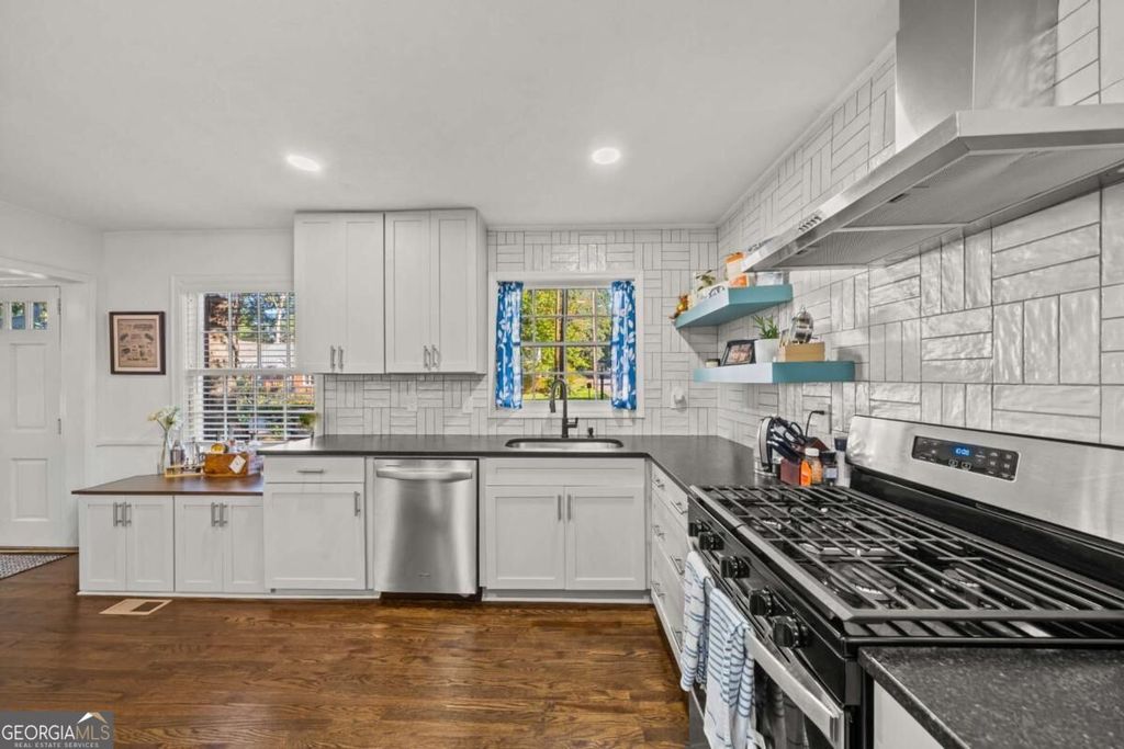 460 Deckner Avenue SW, Atlanta, GA 30310 — photo 3