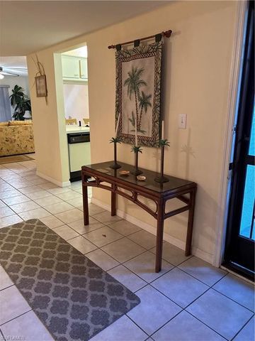9285 Lake Park DR 101, Fort Myers, FL 33919