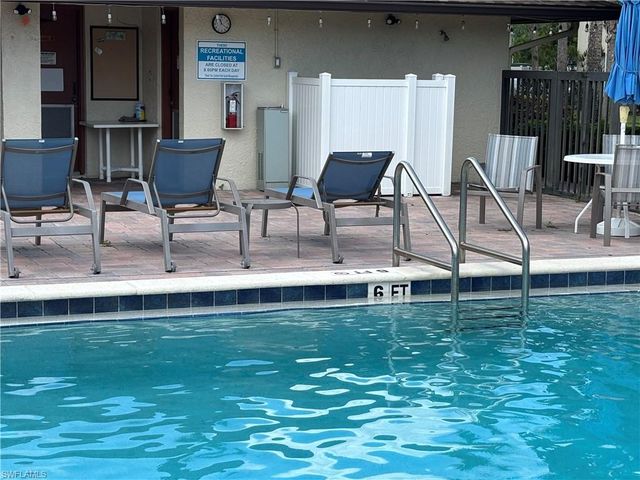 9285 Lake Park DR 101, Fort Myers, FL 33919