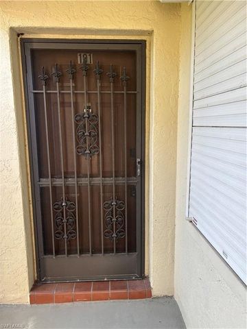 9285 Lake Park DR 101, Fort Myers, FL 33919